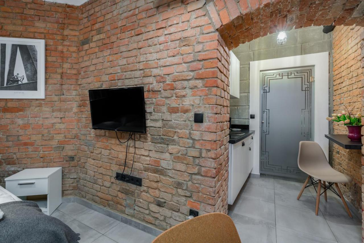 Underground Level Strzalowa By Renters Apartment *