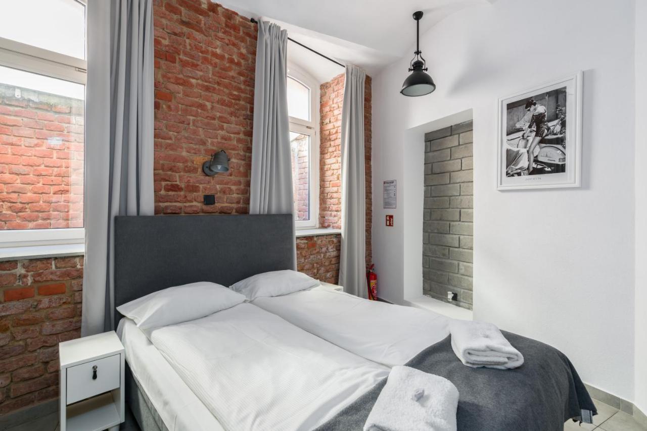 Underground Level Strzalowa By Renters Apartment