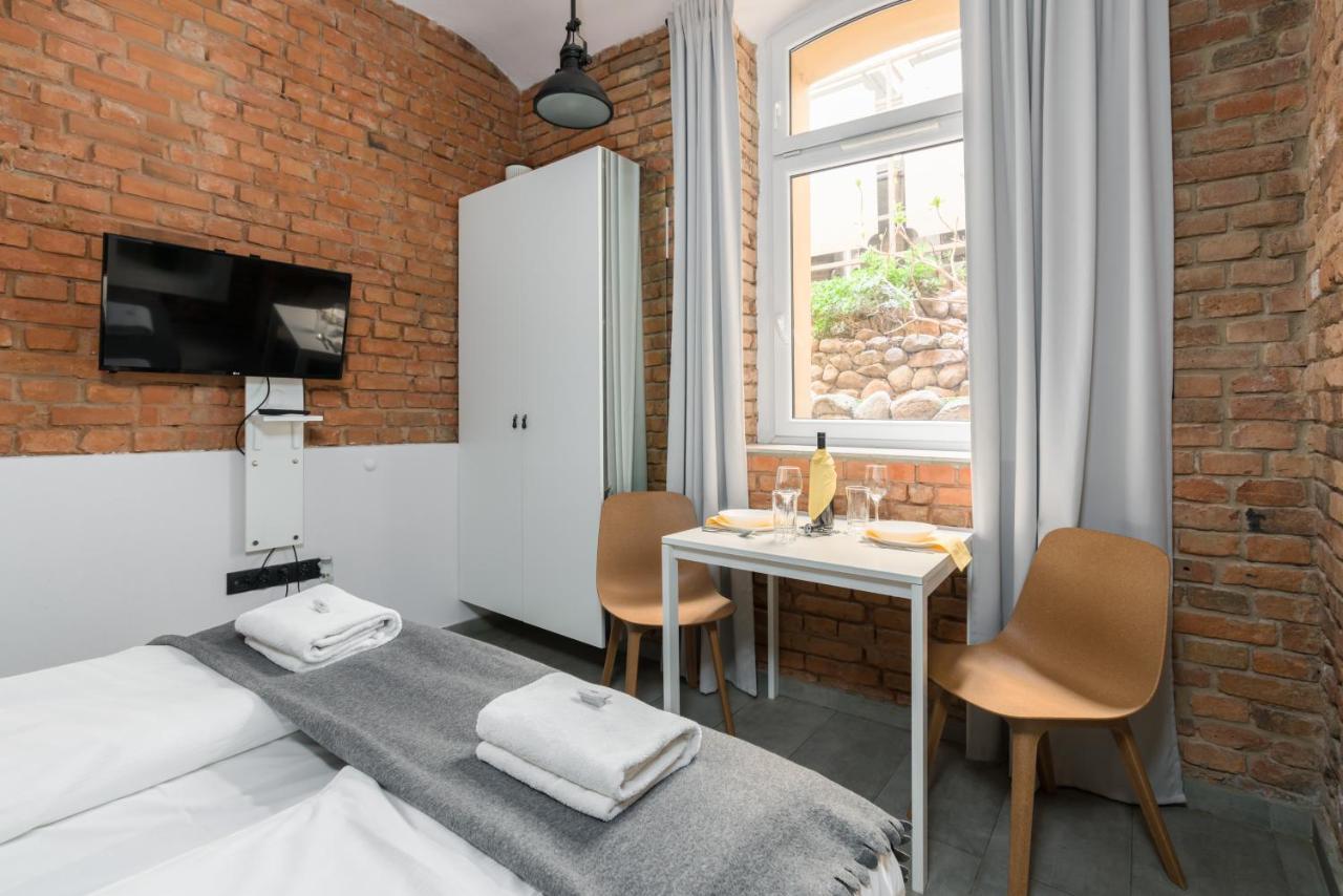 Underground Level Strzalowa By Renters Apartment *