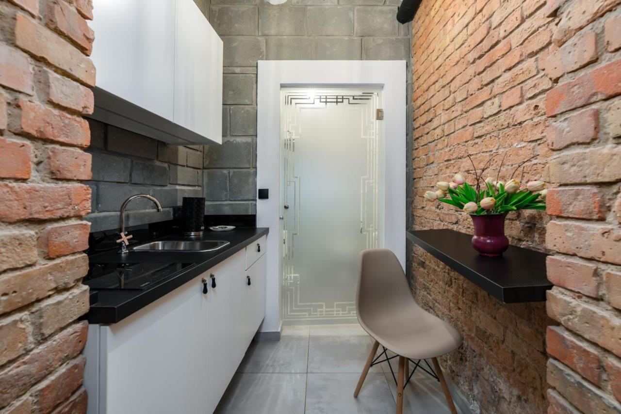 Underground Level Strzalowa By Renters * Posen