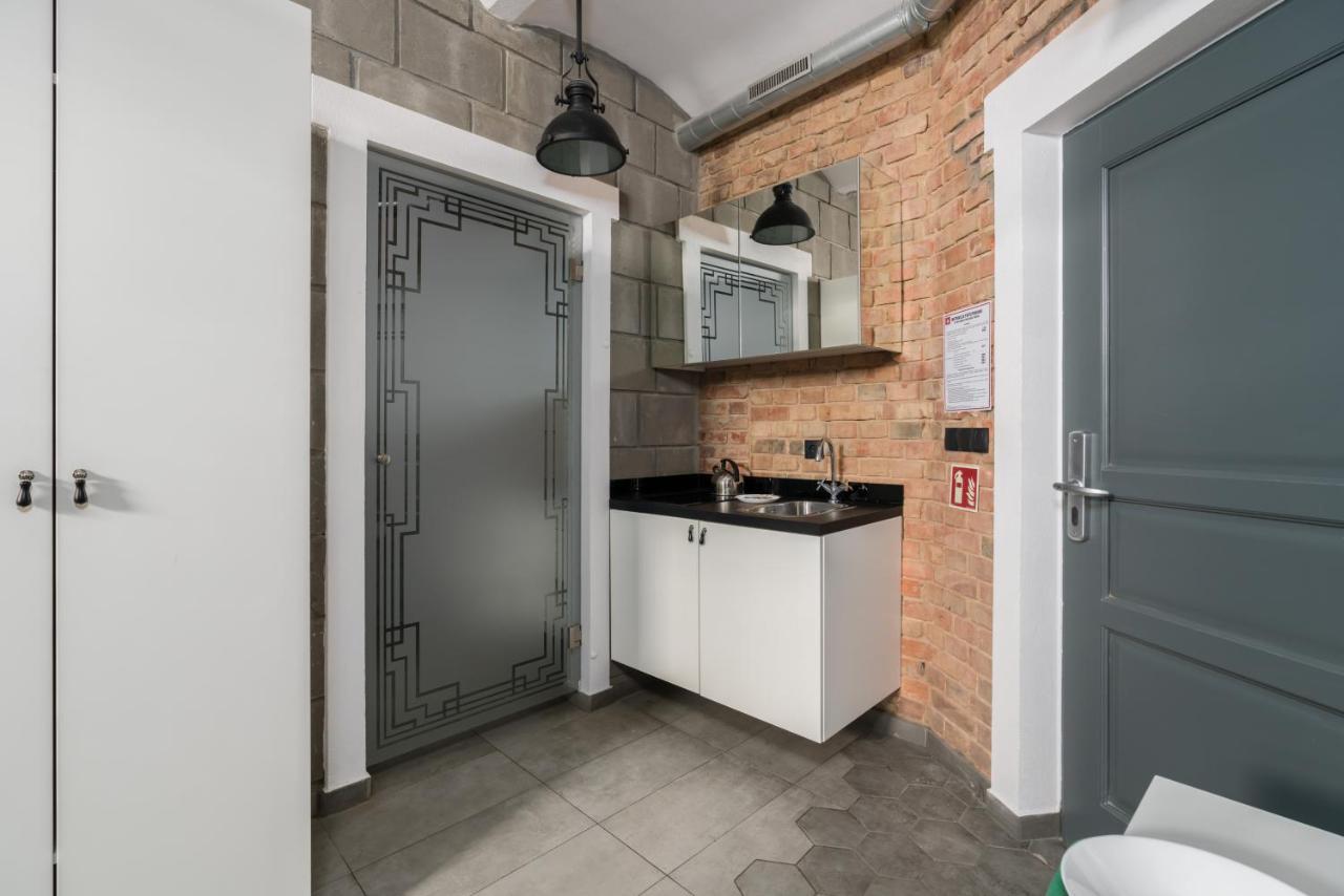 Underground Level Strzalowa By Renters Posen