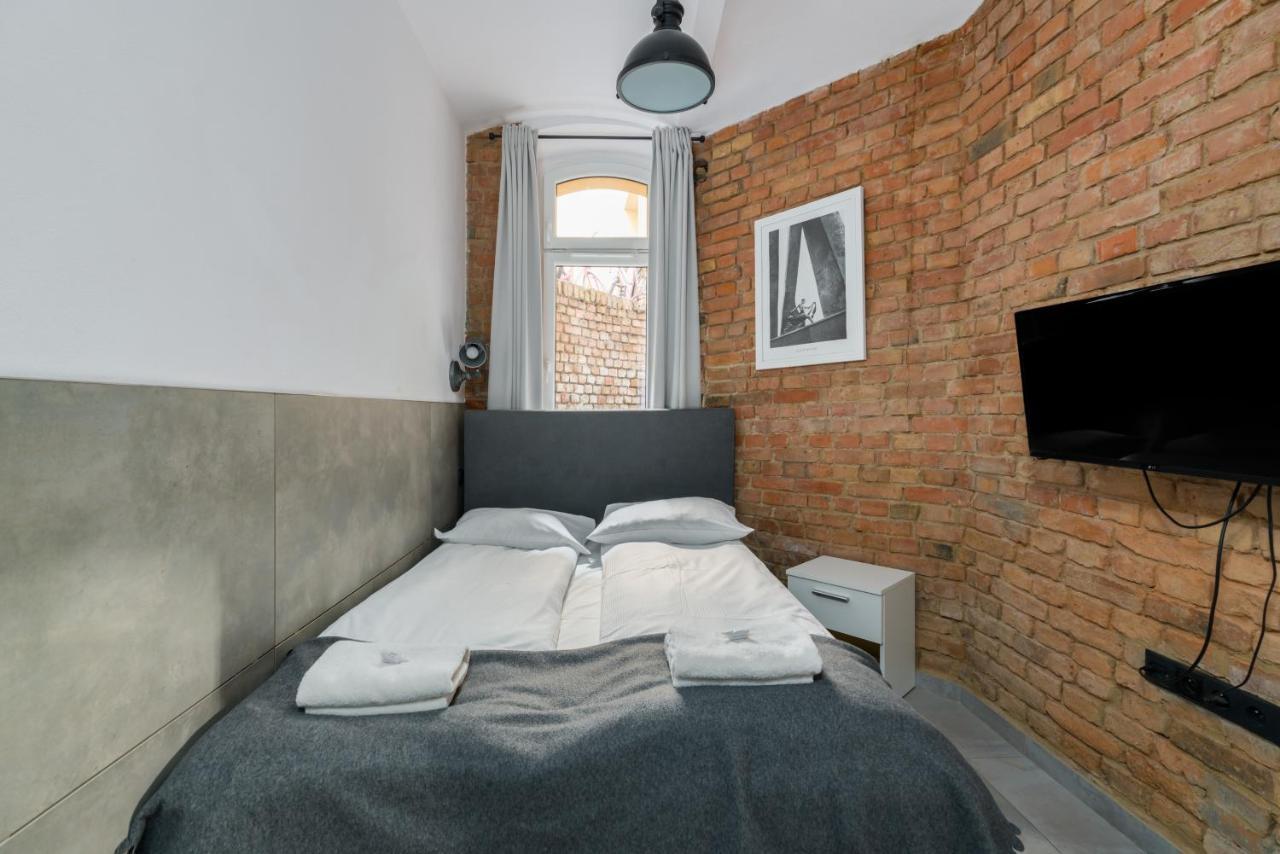 Underground Level Strzalowa By Renters Apartment