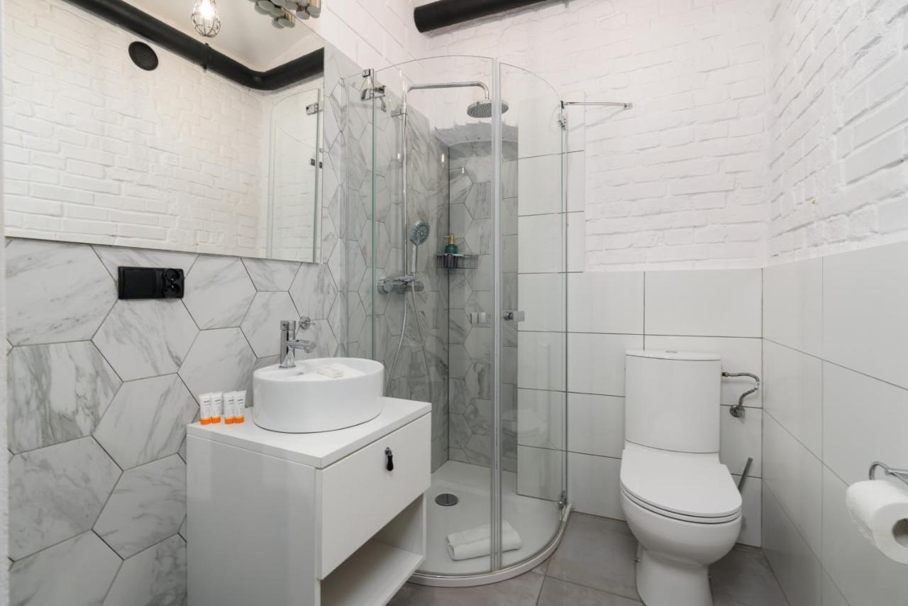 Underground Level Strzalowa By Renters * Posen